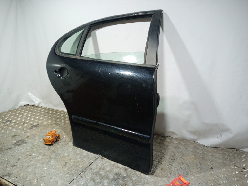 Recambio de puerta trasera derecha para seat leon (1m1) sport referencia OEM IAM   