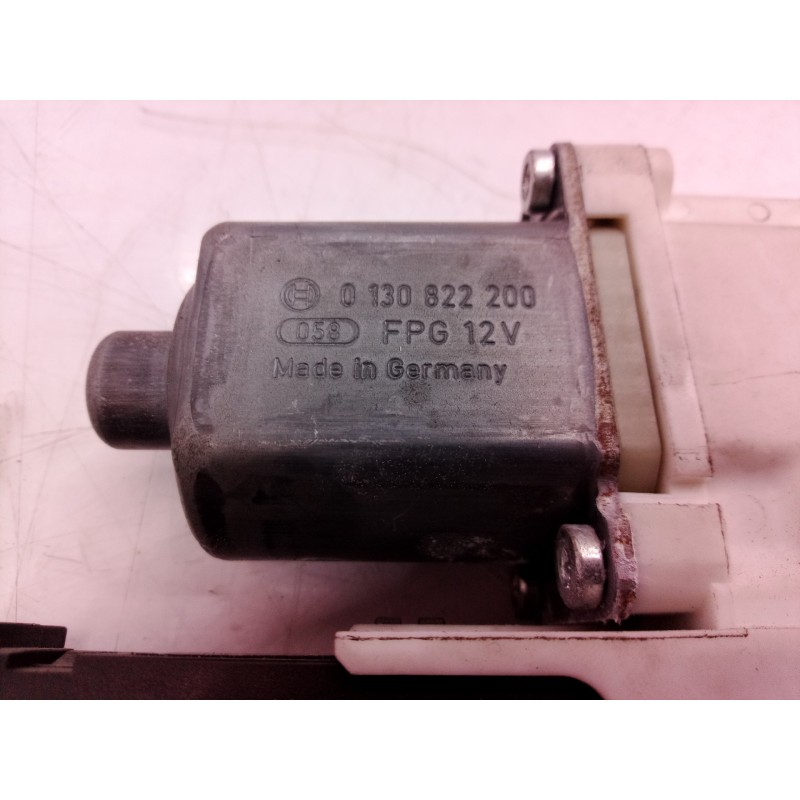 Recambio de motor elevalunas delantero izquierdo para volkswagen passat variant (315) cl referencia OEM IAM 0130822200 013082220