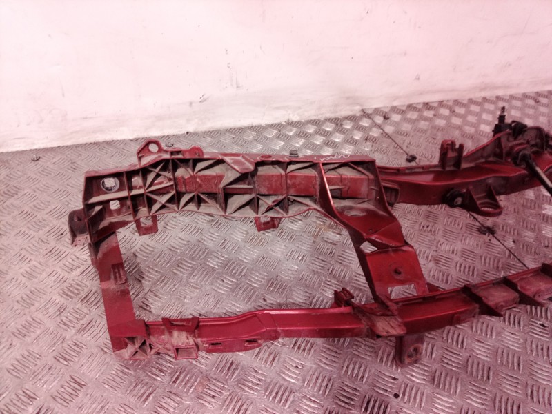 Recambio de panel frontal para ford focus berlina (cap) ambiente (d) referencia OEM IAM   