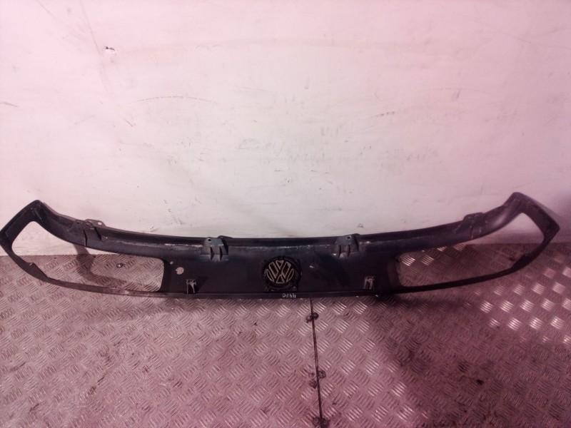 Recambio de rejilla delantera para volkswagen passat variant (315) cl referencia OEM IAM   