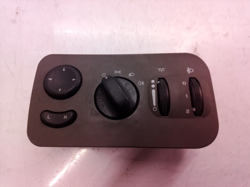 Recambio de mando luces para chrysler voyager (rg) 2.5 crd cat referencia OEM IAM 0YC311J8AE 0YC311J8 0YC311J8