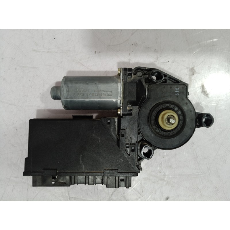 Recambio de motor elevalunas delantero derecho para audi a4 avant (b5) 2.5 v6 24v tdi referencia OEM IAM 0130821764 0130821764 0