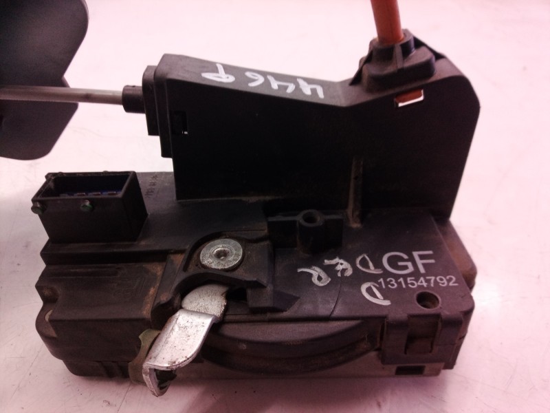 Recambio de cerradura puerta delantera derecha para opel meriva enjoy referencia OEM IAM 13154792 13154792 13154792