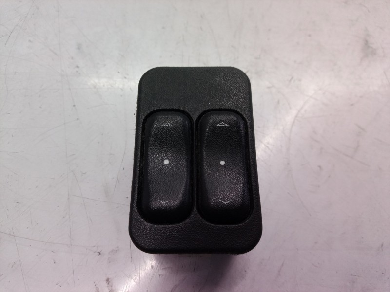 Recambio de mando elevalunas delantero izquierdo para opel meriva enjoy referencia OEM IAM 13363202 13363202 13363202