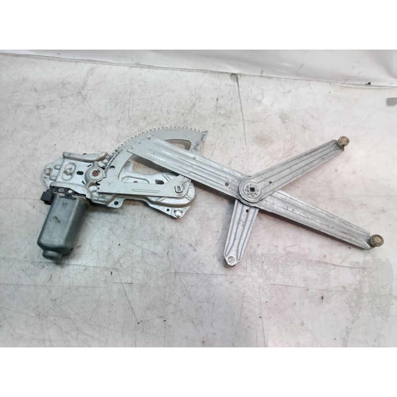Recambio de elevalunas delantero derecho para peugeot 205 berlina 1.8 d generation referencia OEM IAM 400128A 400128A 400128A