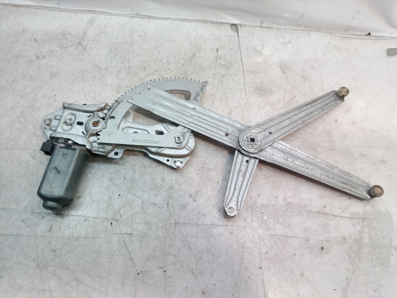 Recambio de elevalunas delantero derecho para peugeot 205 berlina 1.8 d generation referencia OEM IAM 400128A 400128A 400128A