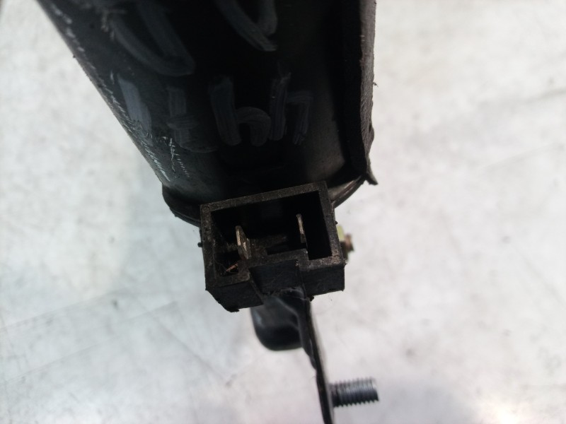 Recambio de elevalunas delantero derecho para peugeot 205 berlina 1.8 d generation referencia OEM IAM 400128A 400128A 400128A