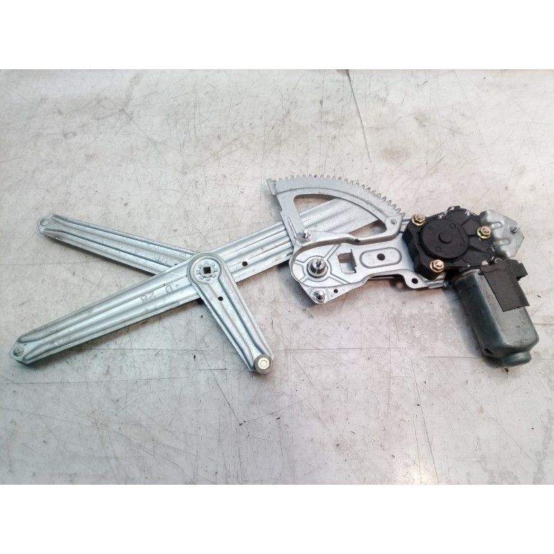 Recambio de elevalunas delantero derecho para peugeot 205 berlina 1.8 d generation referencia OEM IAM 400128A 400128A 400128A