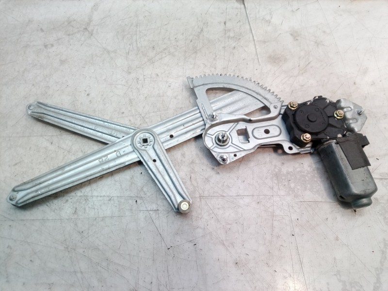 Recambio de elevalunas delantero derecho para peugeot 205 berlina 1.8 d generation referencia OEM IAM 400128A 400128A 400128A