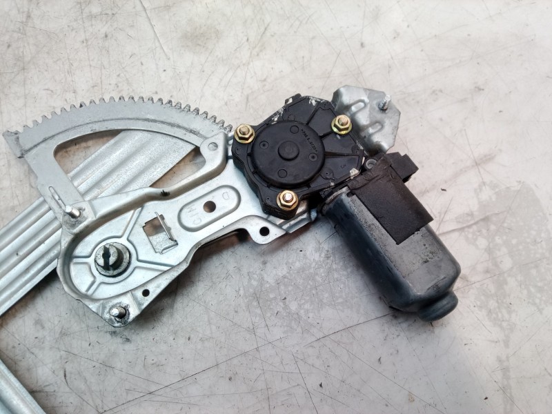 Recambio de elevalunas delantero derecho para peugeot 205 berlina 1.8 d generation referencia OEM IAM 400128A 400128A 400128A