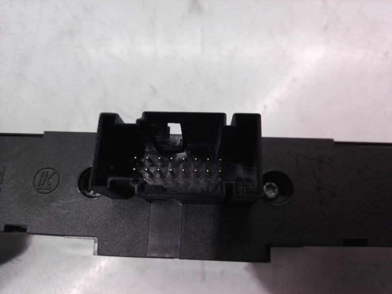 Recambio de warning para opel astra h berlina cosmo referencia OEM IAM 13100107 13100107 13100107