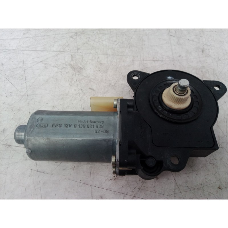 Recambio de motor elevalunas delantero derecho para ford fiesta (cbk) ambiente referencia OEM IAM 0130821939 0130821939 01308219