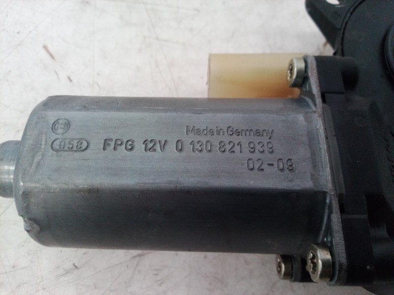 Recambio de motor elevalunas delantero derecho para ford fiesta (cbk) ambiente referencia OEM IAM 0130821939 0130821939 01308219