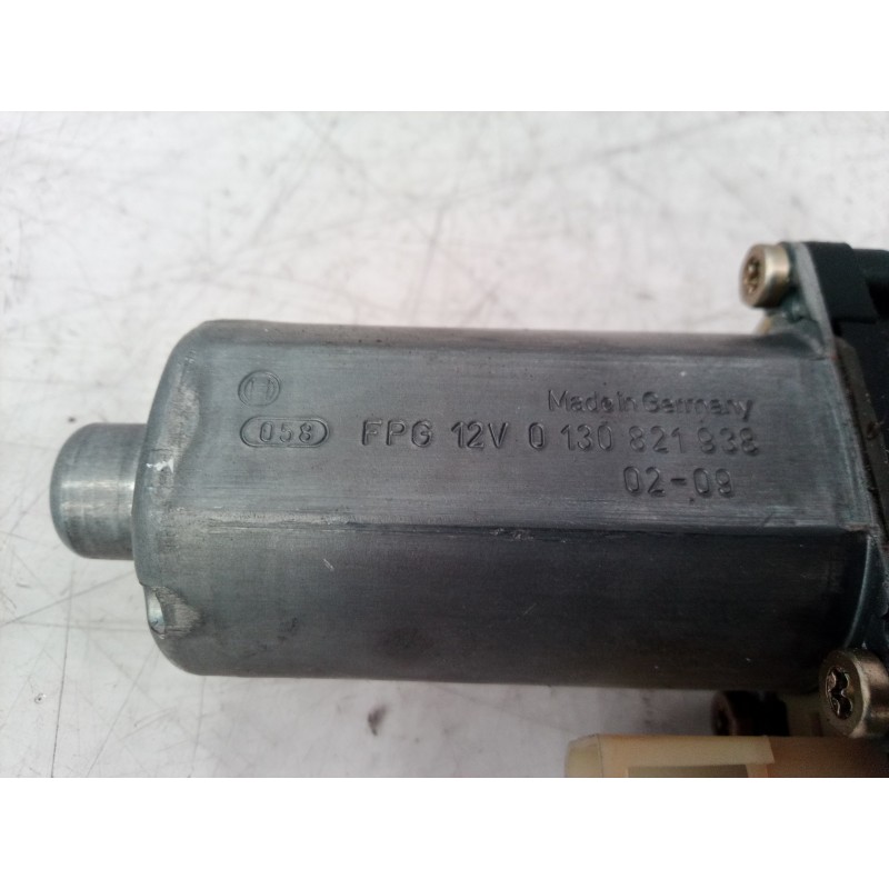 Recambio de motor elevalunas delantero izquierdo para ford fiesta (cbk) ambiente referencia OEM IAM 0130821938 0130821938 013082