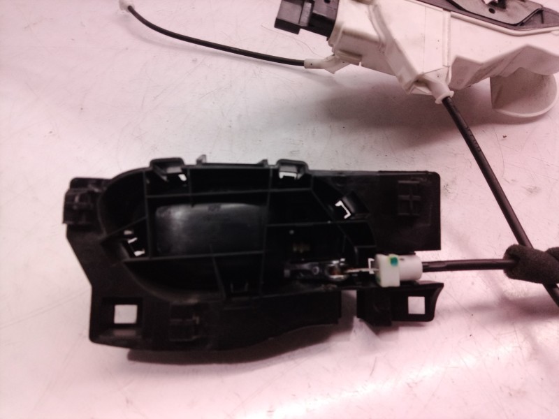 Recambio de cerradura puerta delantera izquierda para peugeot 5008 active referencia OEM IAM   