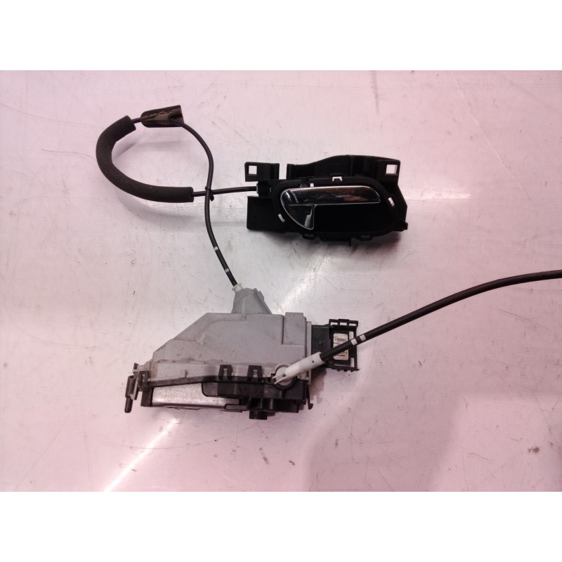 Recambio de cerradura puerta trasera derecha para peugeot 5008 active referencia OEM IAM A048069 A048069 A048069