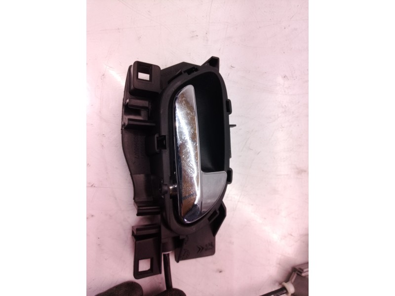 Recambio de cerradura puerta trasera derecha para peugeot 5008 active referencia OEM IAM A048069 A048069 A048069