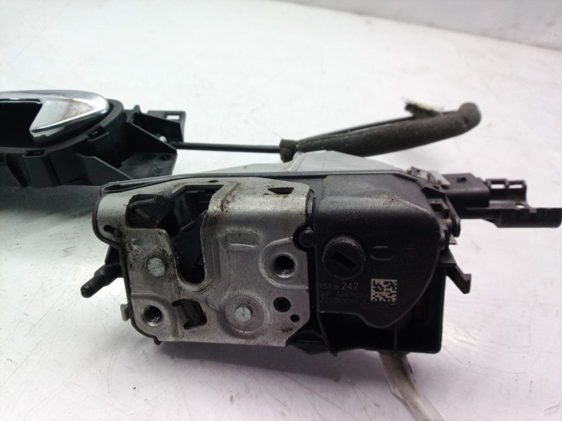 Recambio de cerradura puerta trasera izquierda para peugeot 5008 active referencia OEM IAM A048069 A048069 A048069