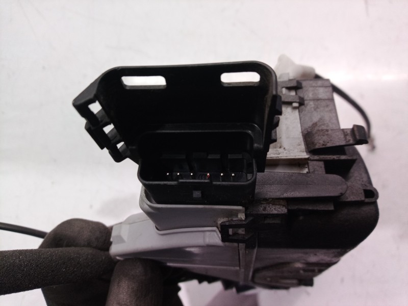 Recambio de cerradura puerta trasera izquierda para peugeot 5008 active referencia OEM IAM A048069 A048069 A048069