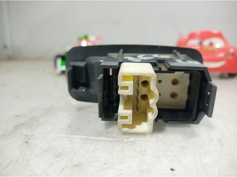 Recambio de mando elevalunas trasero izquierdo para toyota rav 4 (a2) 2.0 luna 4x4 referencia OEM IAM   
