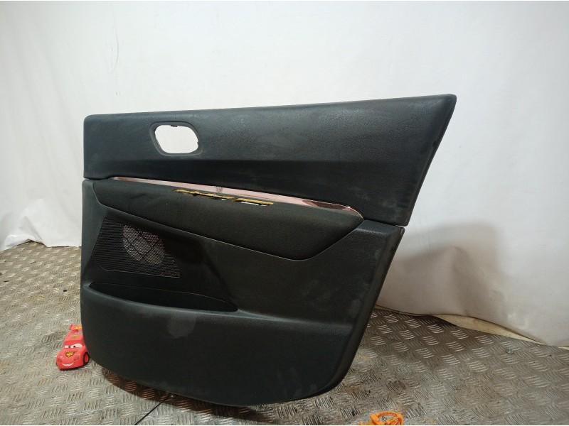 Recambio de guarnecido puerta delantera derecha para peugeot 5008 active referencia OEM IAM 98004757ZE 98004757ZE 98004757