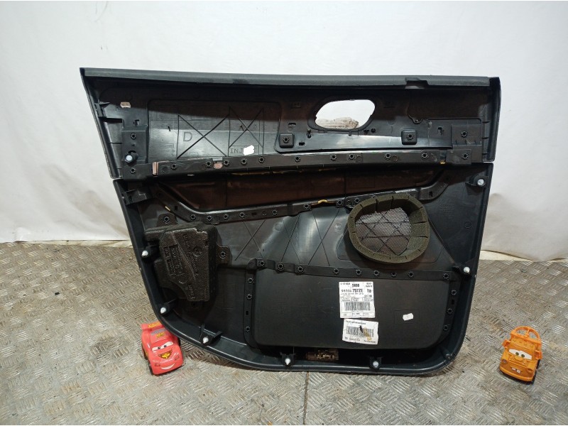 Recambio de guarnecido puerta delantera derecha para peugeot 5008 active referencia OEM IAM 98004757ZE 98004757ZE 98004757