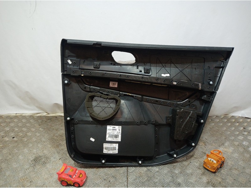 Recambio de guarnecido puerta delantera izquierda para peugeot 5008 active referencia OEM IAM 98004809ZE 98004809ZE 98004809