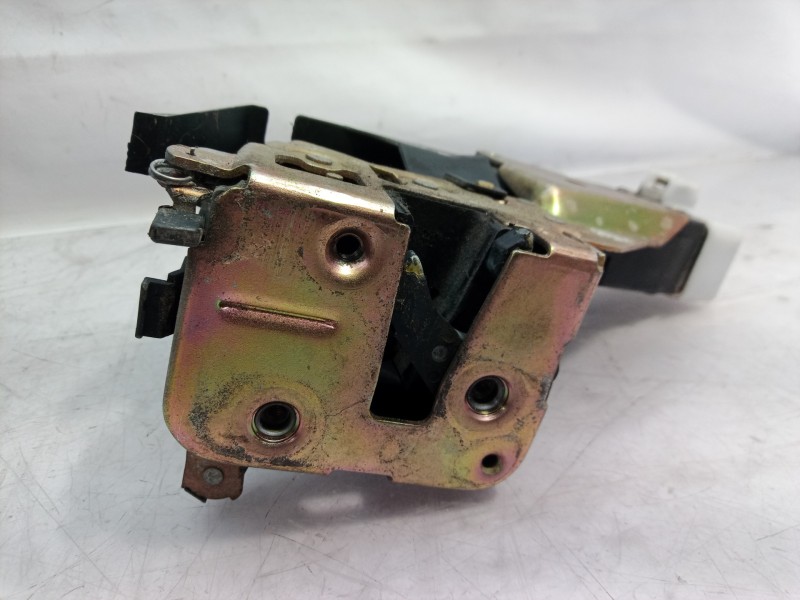 Recambio de cerradura puerta trasera izquierda para mitsubishi space star (dg0) 1600 referencia OEM IAM   