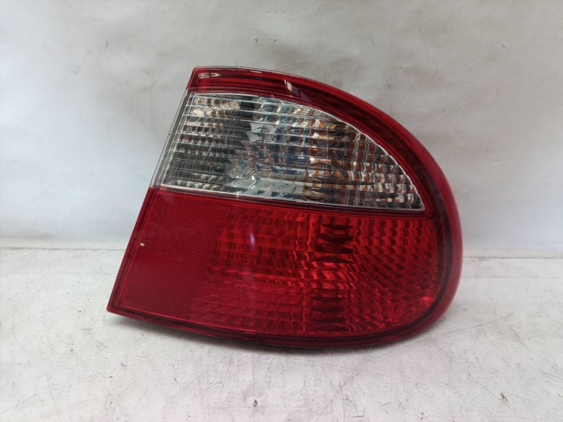 Recambio de piloto trasero derecho para daewoo lanos cool referencia OEM IAM 96304519  