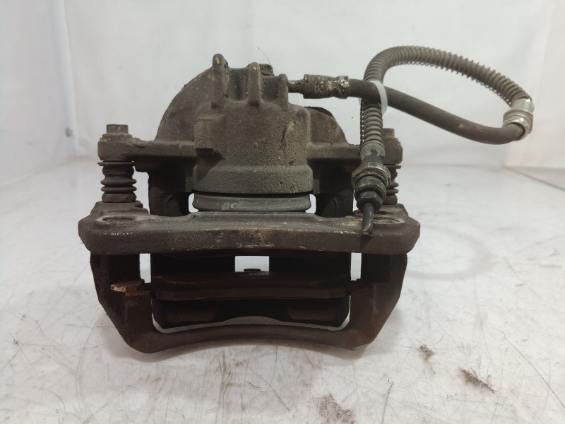 Recambio de pinza freno delantera derecha para mitsubishi space star (dg0) 1600 referencia OEM IAM 32325150 32325150 32325150
