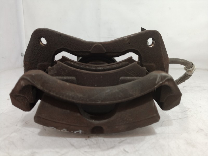Recambio de pinza freno delantera derecha para mitsubishi space star (dg0) 1600 referencia OEM IAM 32325150 32325150 32325150