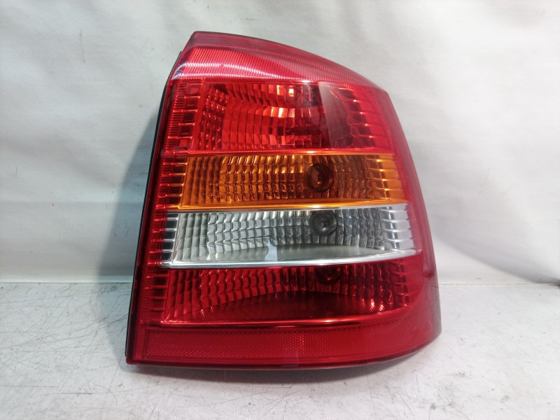 Recambio de piloto trasero derecho para opel astra g berlina club referencia OEM IAM 90521544 90521544 90521544