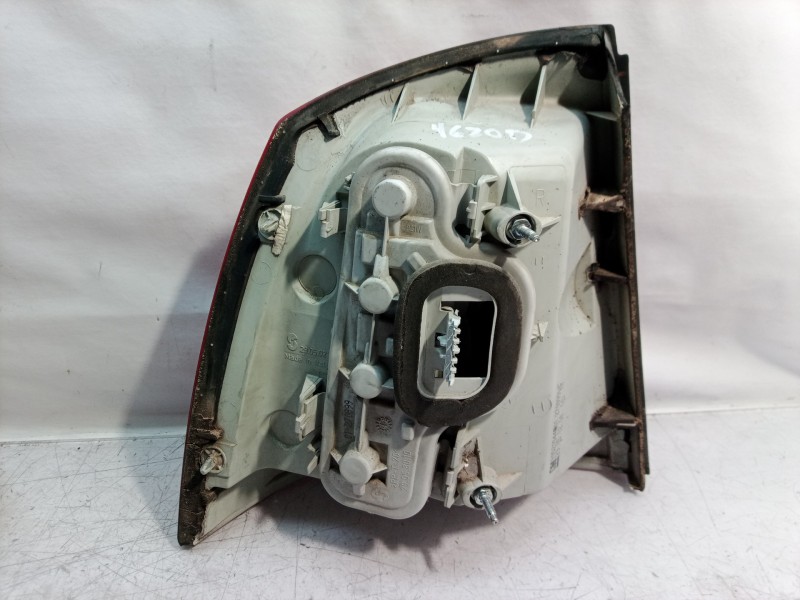 Recambio de piloto trasero derecho para opel astra g berlina club referencia OEM IAM 90521544 90521544 90521544