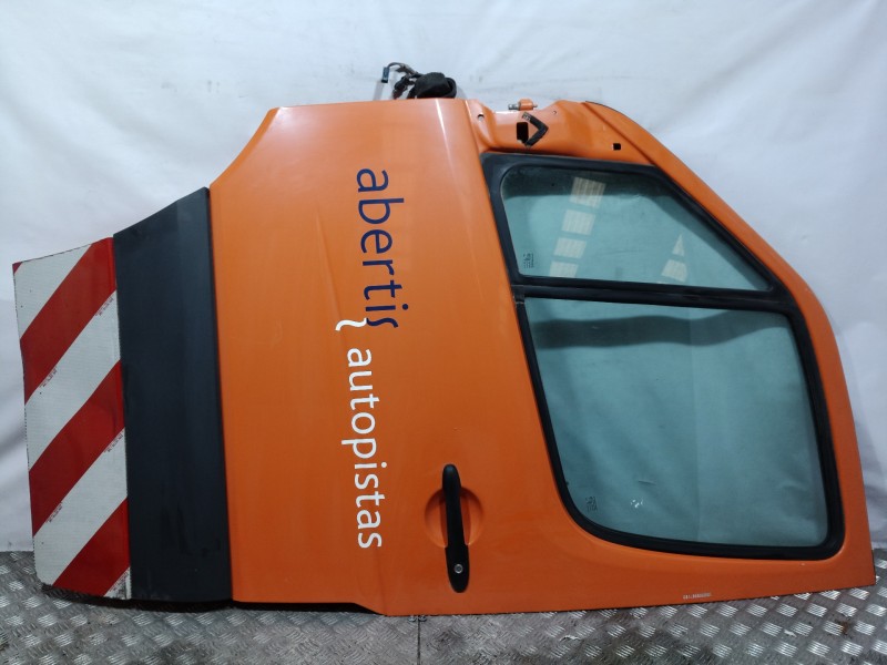 Recambio de puerta delantera izquierda para volkswagen crafter caja cerrada referencia OEM IAM   