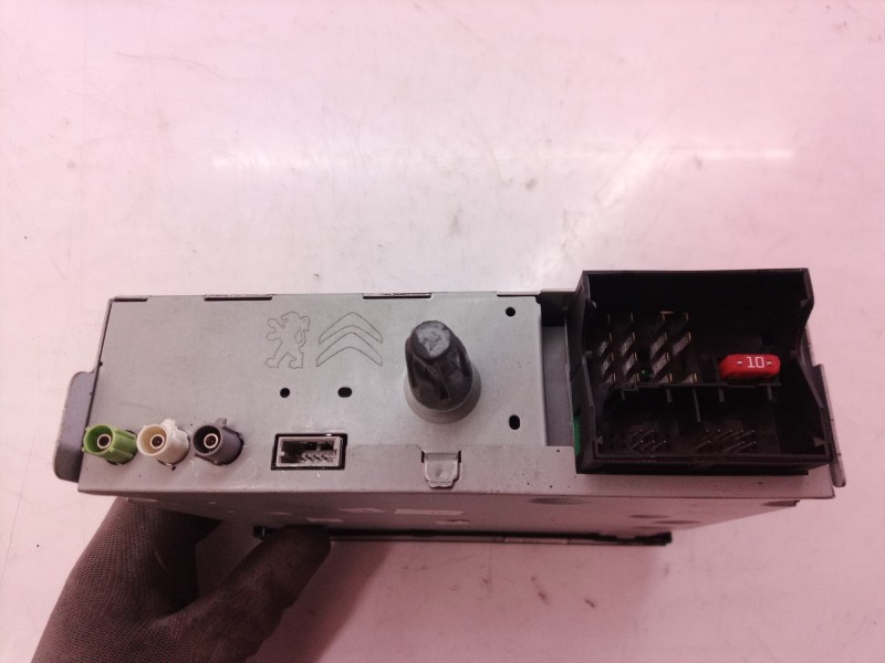 Recambio de sistema audio / radio cd para peugeot 5008 active referencia OEM IAM 98041625XT01 98041625XT01 1680101201