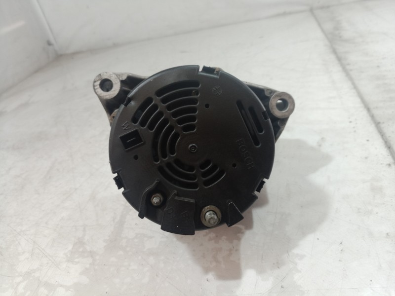 Recambio de alternador para volkswagen polo (9n1) conceptline referencia OEM IAM 03D903025E 03D903025E 03D903025