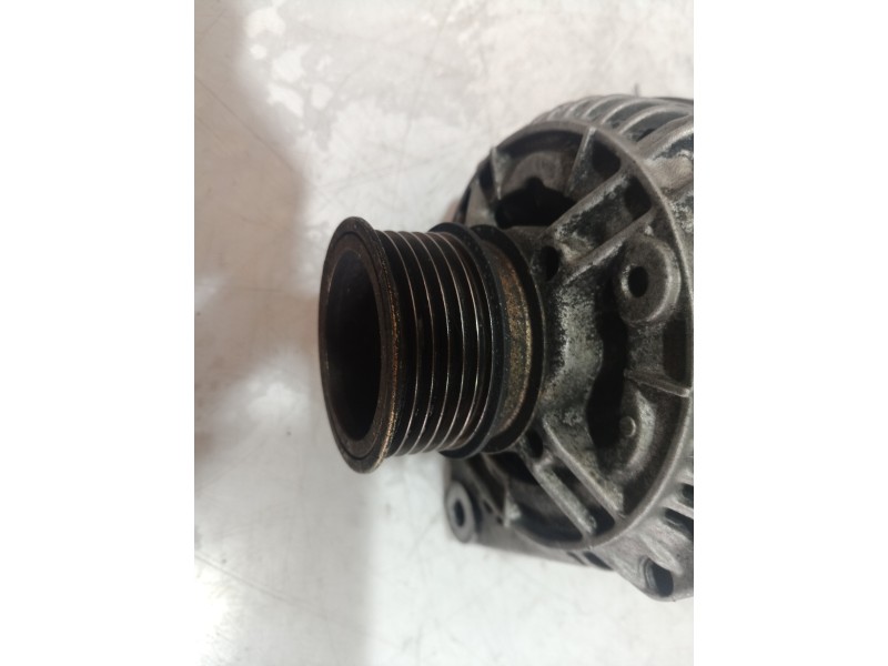 Recambio de alternador para volkswagen polo (9n1) conceptline referencia OEM IAM 03D903025E 03D903025E 03D903025