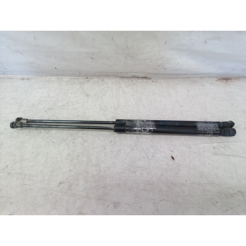 Recambio de amortiguadores maletero / porton para volkswagen polo (9n1) conceptline referencia OEM IAM 6Q6827550C 6Q6827550C 6Q6