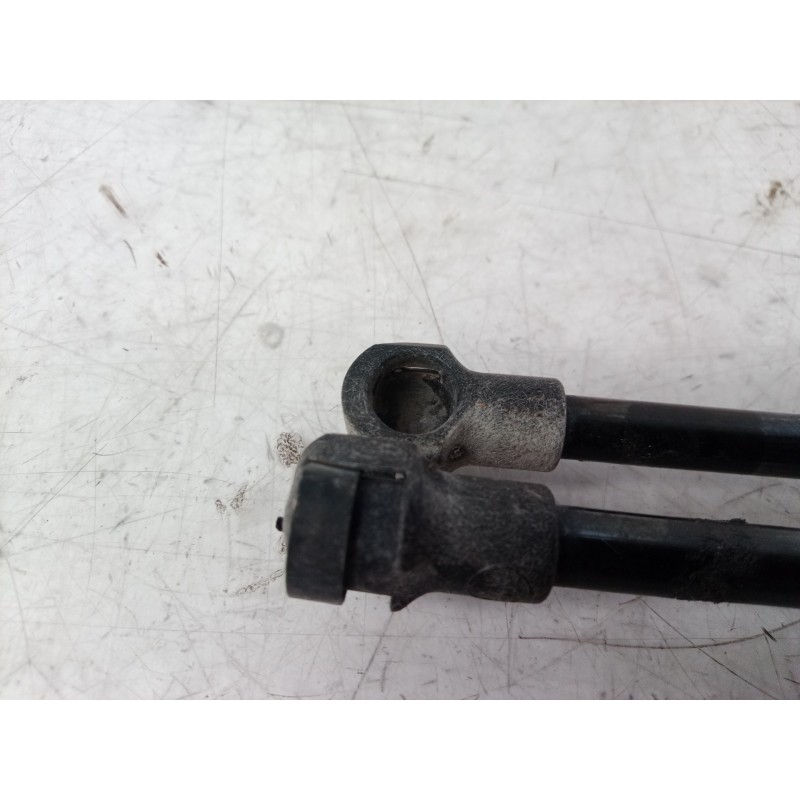 Recambio de amortiguadores maletero / porton para volkswagen polo (9n1) conceptline referencia OEM IAM 6Q6827550C 6Q6827550C 6Q6