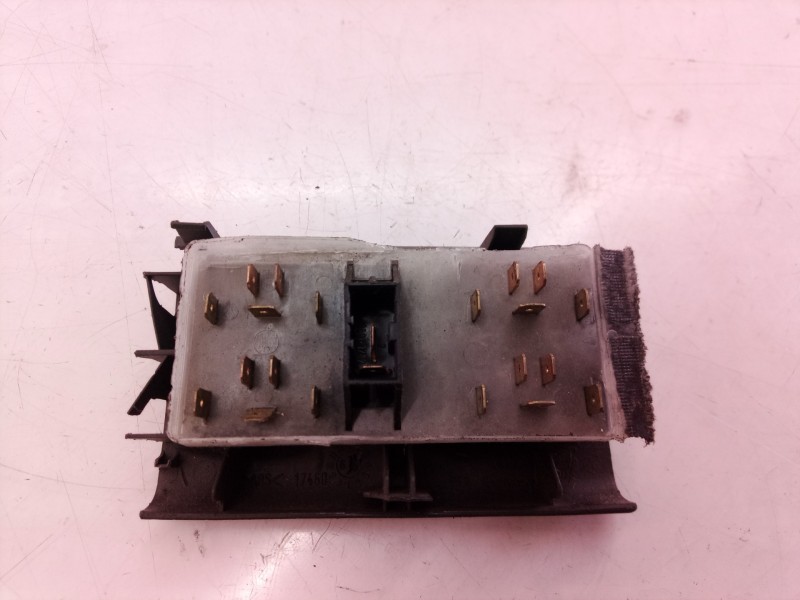 Recambio de mando elevalunas delantero izquierdo para audi a4 avant (b5) referencia OEM IAM 4D095985501 4D095985501 4D095985501