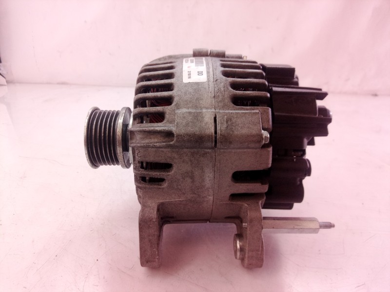 Recambio de alternador para volkswagen polo (9n1) highline referencia OEM IAM TG11C014 TG11C014 TG11C014