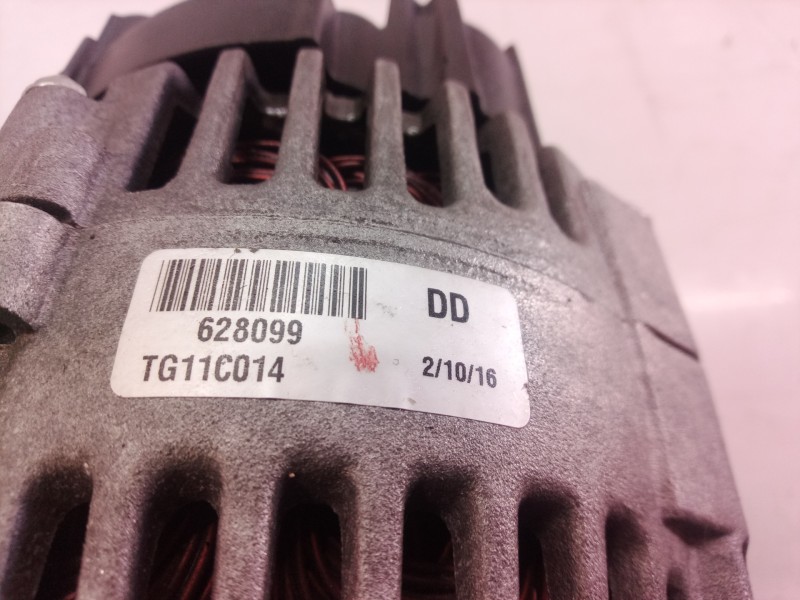 Recambio de alternador para volkswagen polo (9n1) highline referencia OEM IAM TG11C014 TG11C014 TG11C014