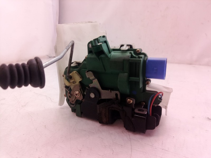 Recambio de cerradura puerta delantera izquierda para volkswagen polo (9n1) highline referencia OEM IAM   