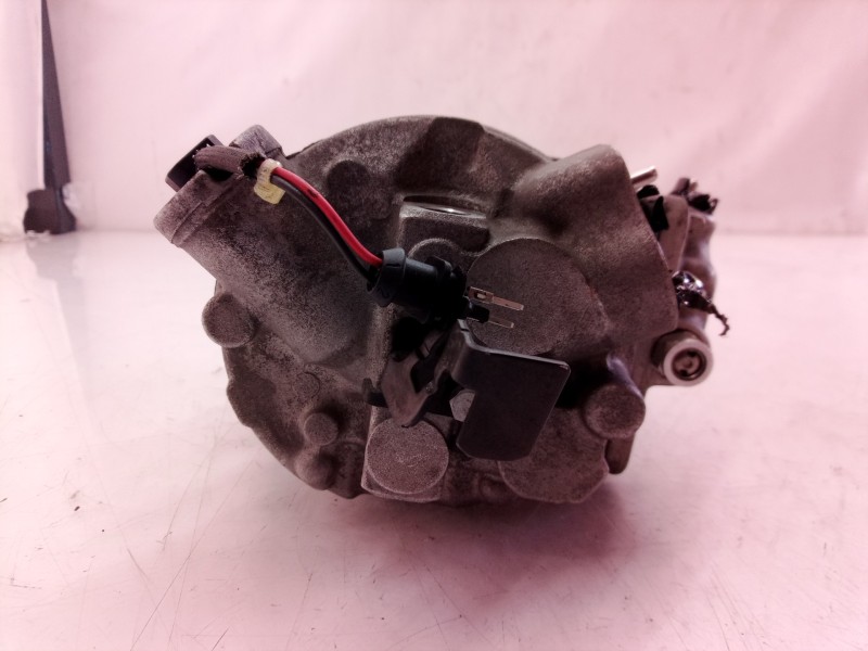 Recambio de compresor aire acondicionado para volkswagen polo (9n1) highline referencia OEM IAM 6Q0820803D 6Q0820803 447220812