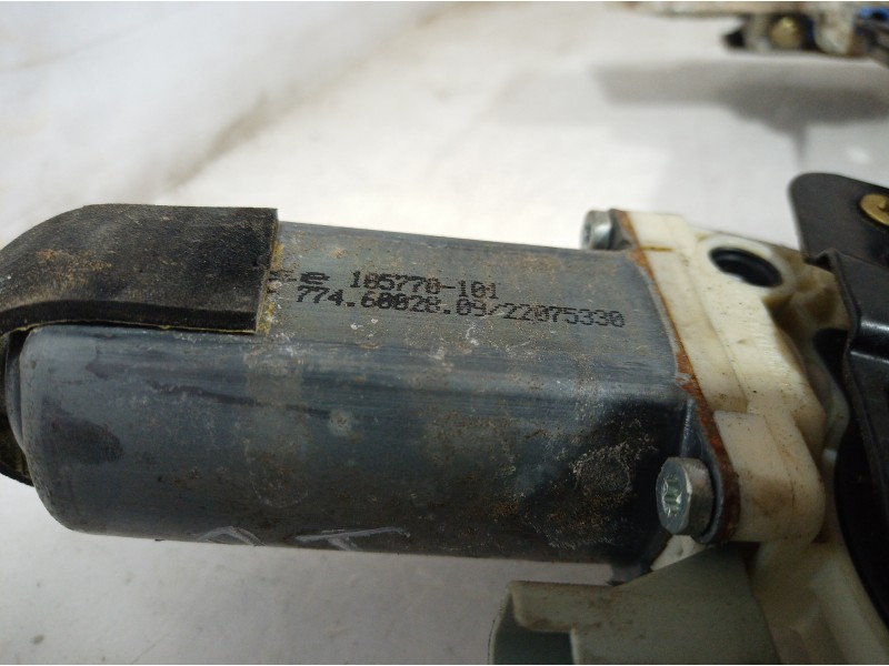 Recambio de elevalunas delantero izquierdo para peugeot 206 cc referencia OEM IAM 105770101 105770101 105770101