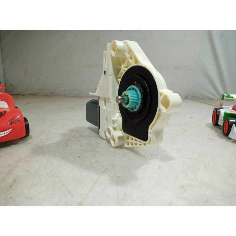 Recambio de motor elevalunas trasero izquierdo para skoda suberb (3t4) exclusive 4x4 referencia OEM IAM 8K0959811A 8K0959811A 8K