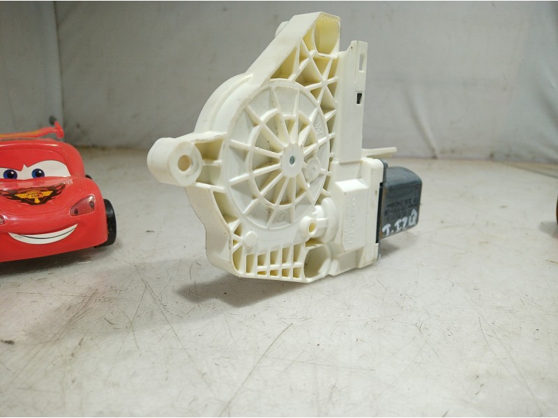 Recambio de motor elevalunas trasero izquierdo para skoda suberb (3t4) exclusive 4x4 referencia OEM IAM 8K0959811A 8K0959811A 8K