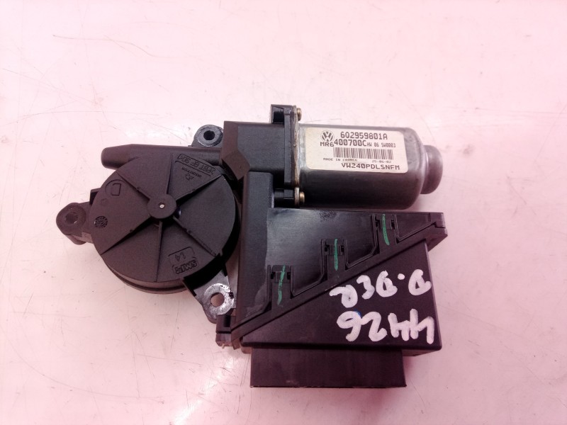 Recambio de motor elevalunas delantero derecho para volkswagen polo (9n1) highline referencia OEM IAM 602959801A 602959801 60295