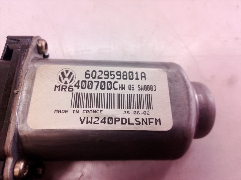 Recambio de motor elevalunas delantero derecho para volkswagen polo (9n1) highline referencia OEM IAM 602959801A 602959801 60295