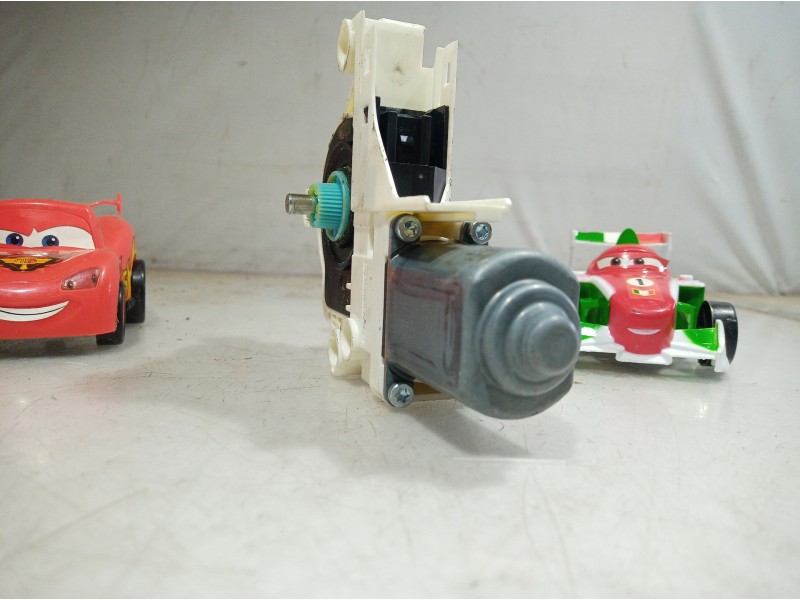 Recambio de motor elevalunas trasero derecho para skoda suberb (3t4) exclusive 4x4 referencia OEM IAM 8K0959812A 8K0959812A 8K09